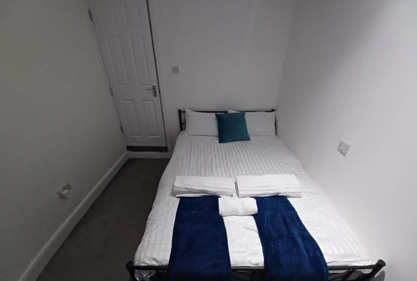 Sandra Stay London 0*,  United Kingdom